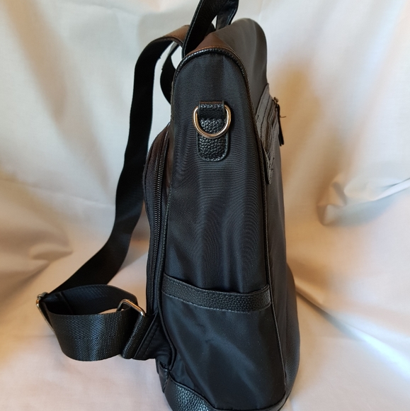 Backpack - Picture 2 of 9